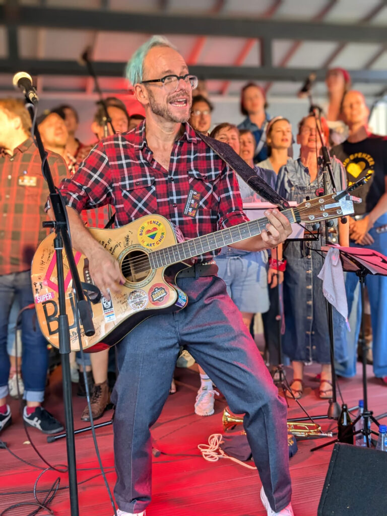 Bud Spenzer Heart Chor singt beim Sommerfest der SWW für Blinde und Sehbehinderte