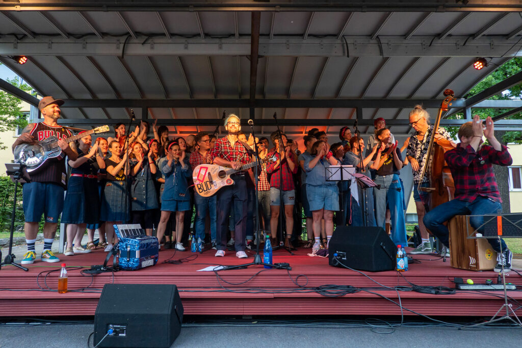 Bud Spenzer Heart Chor singt beim Sommerfest der SWW für Blinde und Sehbehinderte