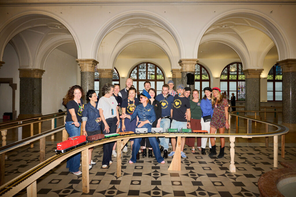 BSHC bei der Vernissage von Grand Central - Action-Gruppenfoto vom Chor